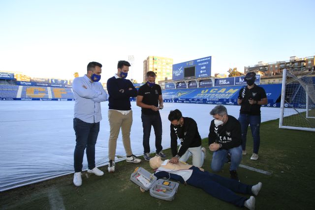 El Estadio BeSoccer La Condomina acoge la formación en RCP que docentes de la Universidad Católica de Murcia están impartiendo a técnicos de las bases del UCAM CF y clubes asociados, Foto 1