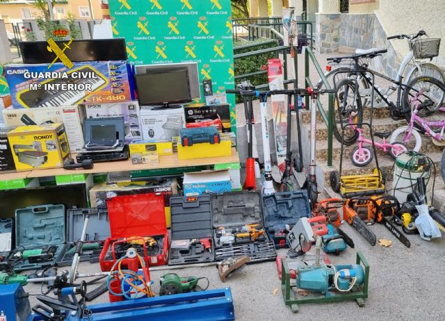 La Guardia Civil desmantela una organización criminal dedicada al robo en viviendas en El Raal - 4, Foto 4