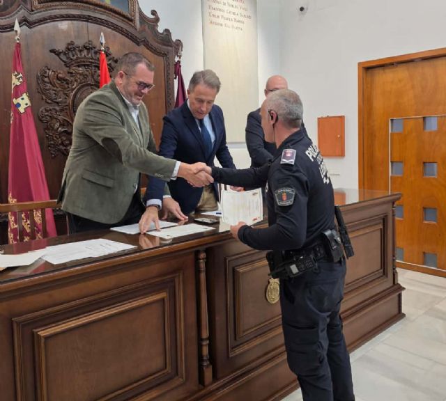 El Ayuntamiento de Lorca reconoce a 12 agentes de la Policía Local por su destacada labor y profesionalidad durante la Operación CREPÚSCULO25 - 1, Foto 1