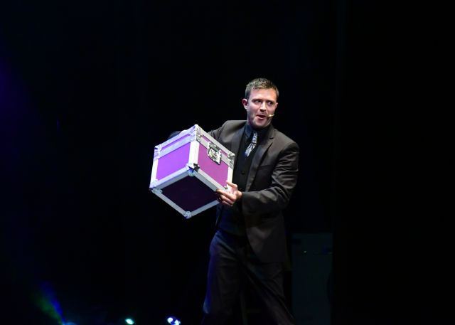 Rotundo éxito de convocatoria y solidaridad en el 9º festival de magia solidaria CAES Torre Pacheco - 3, Foto 3