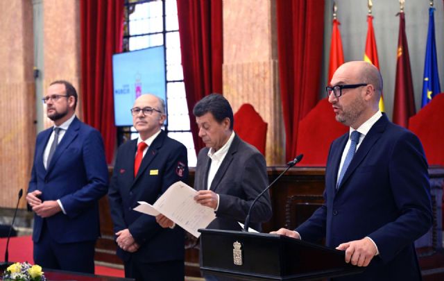 Un total de 45 nuevos bomberos toman posesión como funcionarios de carrera e ingresan en la plantilla del Servicio de Extinción de Incendios y Salvamento - 3, Foto 3