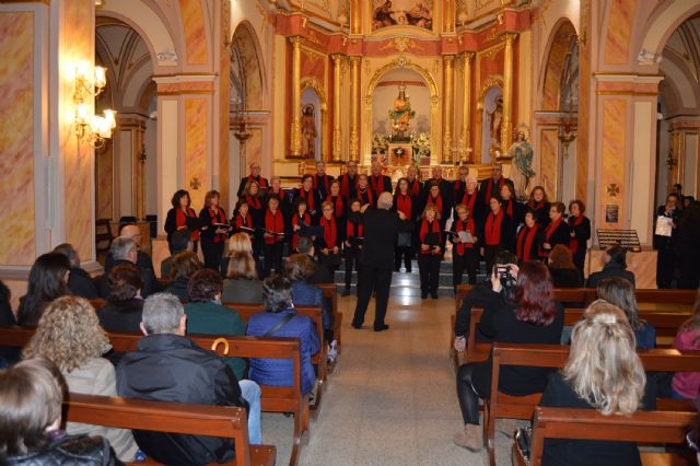 El teatro de los Álvarez Quintero con el Tejuba y la música de la coral Ménade brillan en una nueva jornada navideña - 1, Foto 1