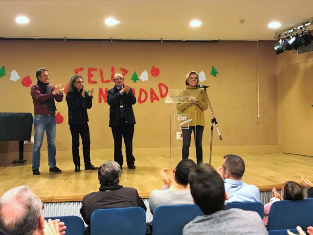 Martínez-Cachá inaugura el belén de 80 metros cuadrados realizado por los alumnos del colegio Virgen de las Huertas de Lorca - 1, Foto 1