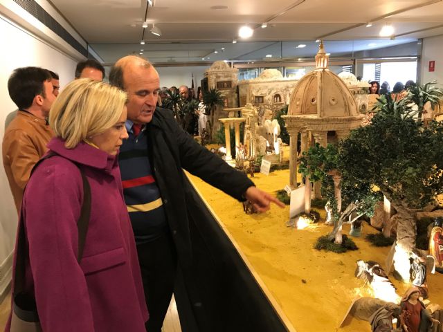 Martínez-Cachá inaugura el belén de 80 metros cuadrados realizado por los alumnos del colegio Virgen de las Huertas de Lorca - 3, Foto 3