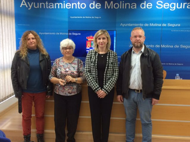 El Ayuntamiento de Molina de Segura y la Asociación de Amigos del Zoco del Guadalabiad firman un convenio de apoyo, promoción y desarrollo del sector artesano local - 1, Foto 1