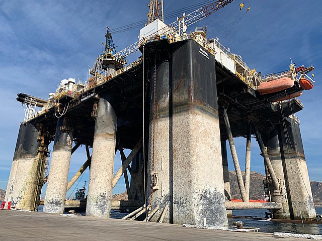 Hamilton y Cia. consigna en el Puerto de Cartagena la plataforma Transocean 706 - 2, Foto 2