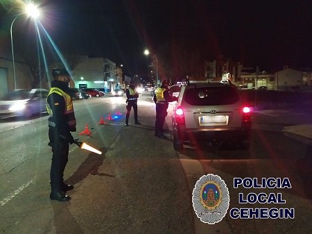 La Policía Local en colaboración con la DGT, realiza una campaña de controles de alcohol y drogas a conductores de vehículos. - 1, Foto 1