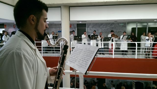 Músicos de las orquestas Sinfónica y de Jóvenes de la Región de Murcia llevan su música a varios hospitales - 1, Foto 1