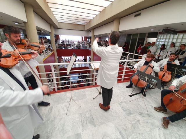 Músicos de las orquestas Sinfónica y de Jóvenes de la Región de Murcia llevan su música a varios hospitales - 2, Foto 2