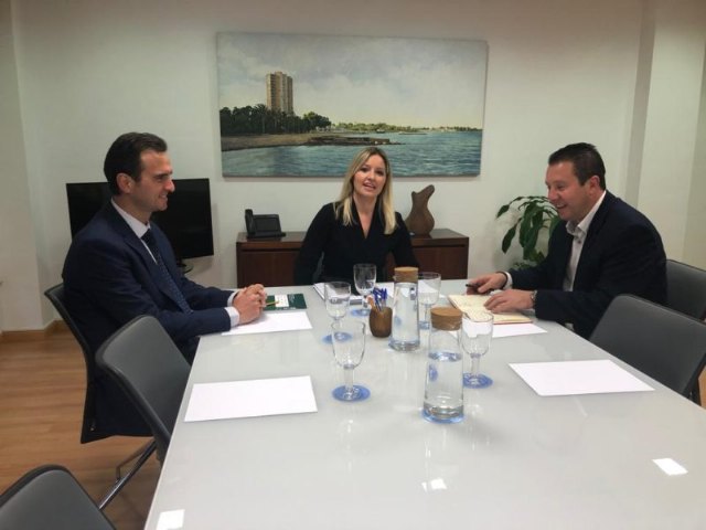 El Alcalde mantiene una reunión con la Consejera de Empresa e Industria - 1, Foto 1
