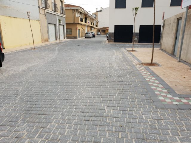 Lobosillo estrena su nueva zona peatonal compatible con el tráfico rodado - 2, Foto 2