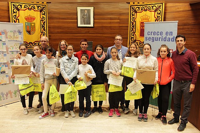 Entrega de premios del concurso Crece en Seguridad - 1, Foto 1