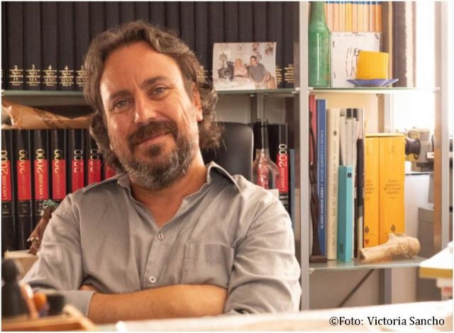 Alberto Chessa gana el XVIII Premio de Poesía Dionisia García-Universidad de Murcia - 1, Foto 1