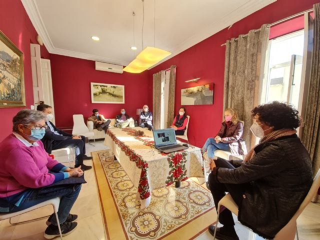 El Ayuntamiento de Puerto Lumbreras reparte mascarillas gratuitas para los mayores de 65 años a través de las farmacias del municipio - 1, Foto 1