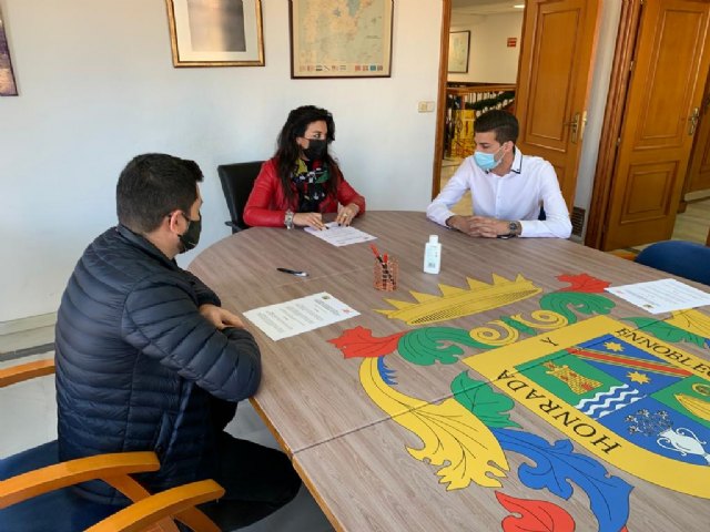 El Ayuntamiento de Alguazas y la Asociación de Comerciantes firman un convenio de colaboración - 1, Foto 1