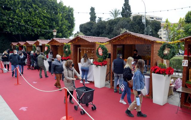 El mercadillo navideño de La Glorieta ofrece 25 casetas de creadores murcianos y casi una veintena de actuaciones - 2, Foto 2