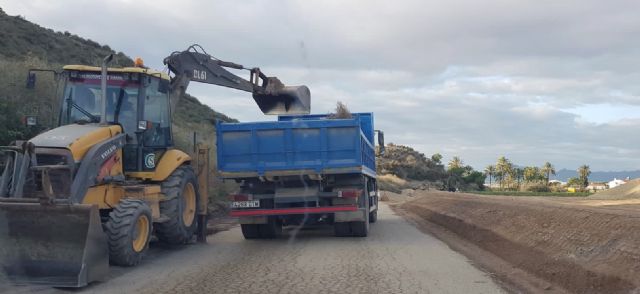 El edil de Agricultura visita las actuaciones de los caminos rurales del Cabezo Negro y Collados de En Medio ejecutadas por la Consejería con cinco años de retraso - 2, Foto 2