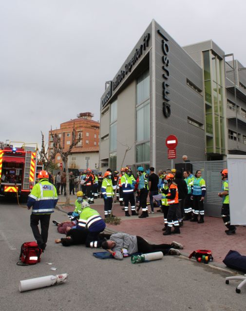 Gerencia de Urgencias y Emergencias del 061 de Murcia organiza un simulacro en las instalaciones de amusal - 2, Foto 2