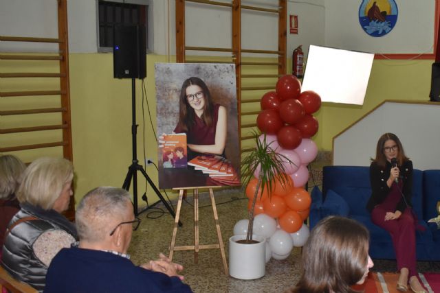 La joven torre&ntilde;a María Moreno Fuentes, de solo 14 a&ntilde;os, presenta su primer libro - 3, Foto 3