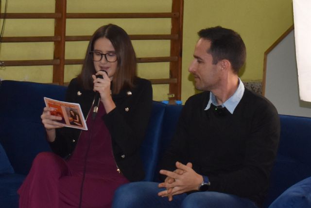 La joven torre&ntilde;a María Moreno Fuentes, de solo 14 a&ntilde;os, presenta su primer libro - 4, Foto 4