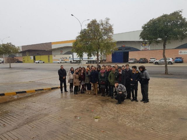 Alumnos/as del Colegio San Buenaventura conocen las formas de abastecimiento de mayoristas a los comercios de alimentación de Murcia - 1, Foto 1