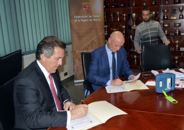 La FFRM entrega cuatro desfibriladores a Las Torres de Cotillas, que ya cuenta con ocho dispositivos - 2, Foto 2