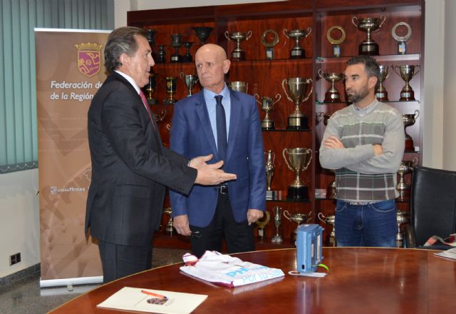 La FFRM entrega cuatro desfibriladores a Las Torres de Cotillas, que ya cuenta con ocho dispositivos - 3, Foto 3