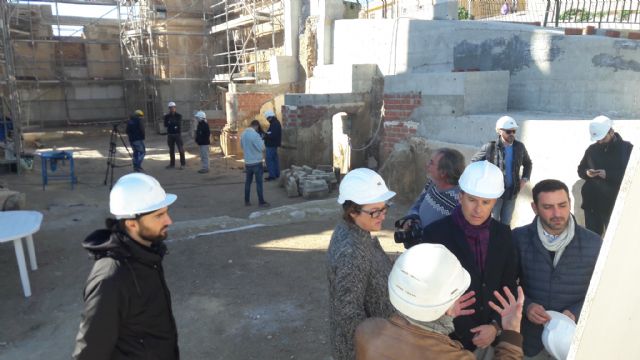Las obras de recuperación de la iglesia de San Pedro logran rescatar la bóveda original de acceso y volver a levantar su pilar principal de piedra - 1, Foto 1