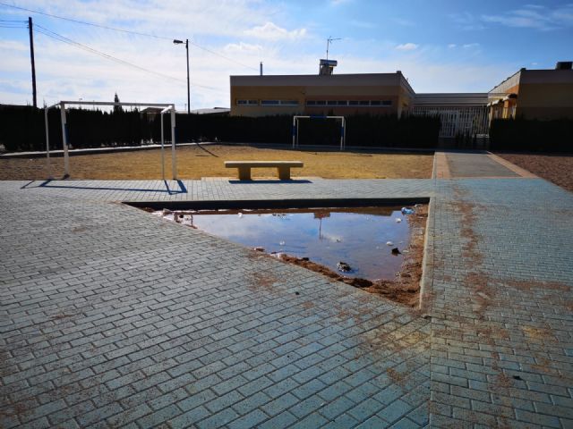 El PSOE lleva al Pleno de Lorca el lamentable estado del local social de Cazalla - 2, Foto 2