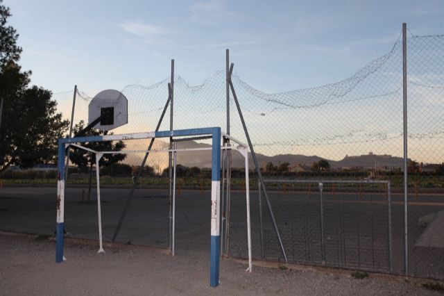 El PSOE lleva al Pleno de Lorca el lamentable estado del local social de Cazalla - 4, Foto 4