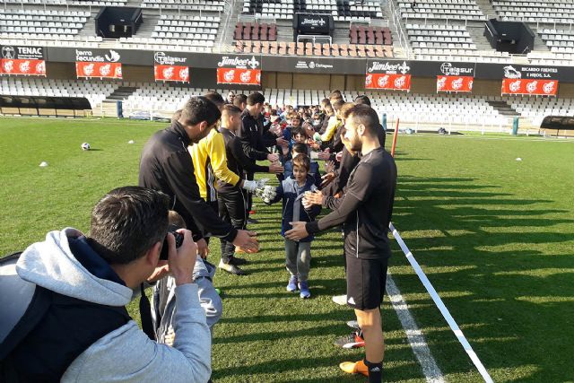 Los alumnos del CEIP Mediterráneo visitan el Estadio Cartagonova - 1, Foto 1