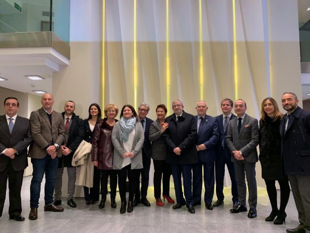 La Esperanza ilumina de verde el cartel de la Semana Santa murciana 2020, a través del pincel de José Hurtado - 2, Foto 2