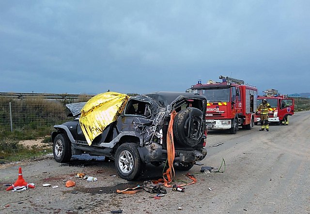 Servicios de emergencia no han podido salvar al conductor de un turismo, que ha muerto en accidente ocurrido en Fuente Álamo - 1, Foto 1