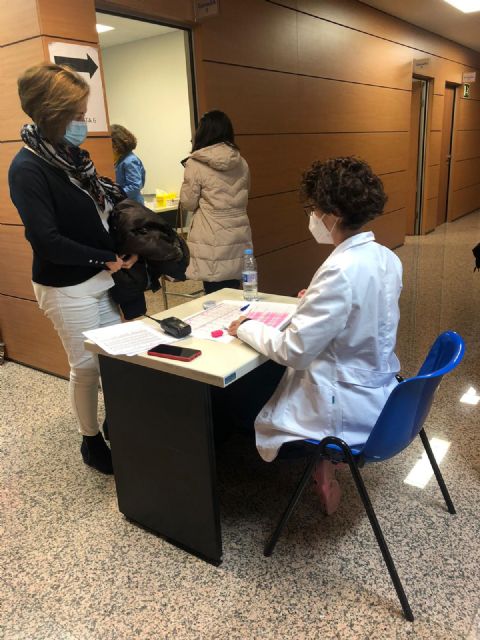 El Ayuntamiento continúa hoy con la campaña de vacunación frente al Covid-19 al personal de las mutuas - 2, Foto 2