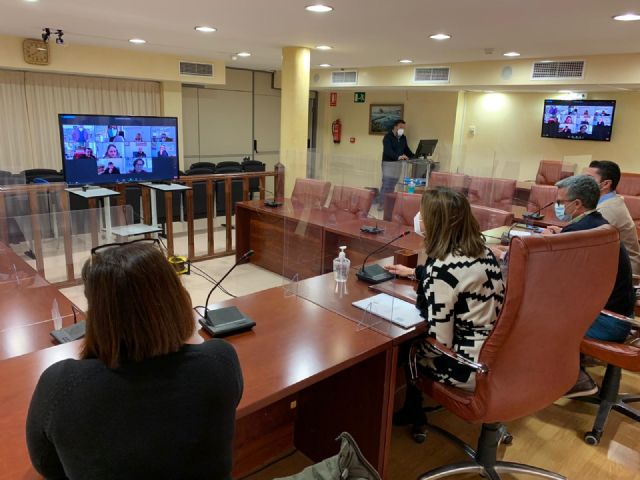 El Ayuntamiento incrementa las horas de limpieza en los Centros Educativos - 1, Foto 1