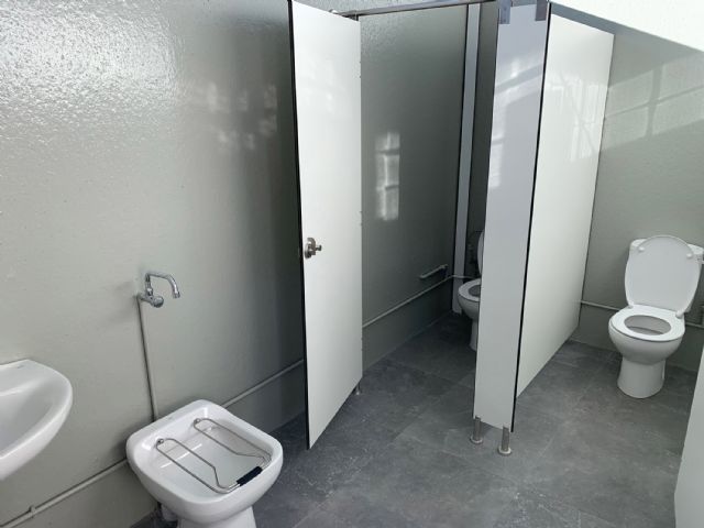 El mercado semanal ya dispone de aseos públicos para el uso de clientes y comerciantes - 2, Foto 2