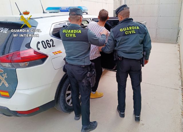 La Guardia Civil detiene a un peligroso delincuente que asaltó el domicilio de unas vecinas de Mula armado con una carabina - 5, Foto 5