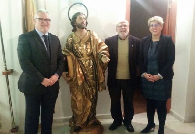 Noelia Arroyo visita en la iglesia de San Pedro de Murcia a la Cofradía del Santísimo Cristo de la Esperanza - 2, Foto 2