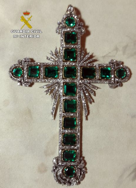 El Grupo de Patrimonio Histórico de la Guardia Civil recupera varias joyas del tesoro de la Virgen de la Fuensanta - 2, Foto 2