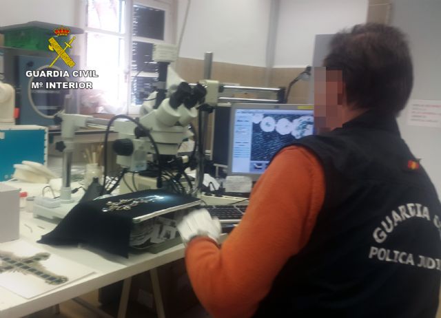 El Grupo de Patrimonio Histórico de la Guardia Civil recupera varias joyas del tesoro de la Virgen de la Fuensanta - 3, Foto 3