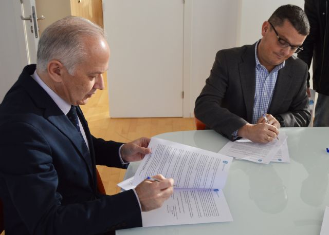 La inscripción para los cursos con compromiso de contratación en Crown Food, en su recta final - 1, Foto 1