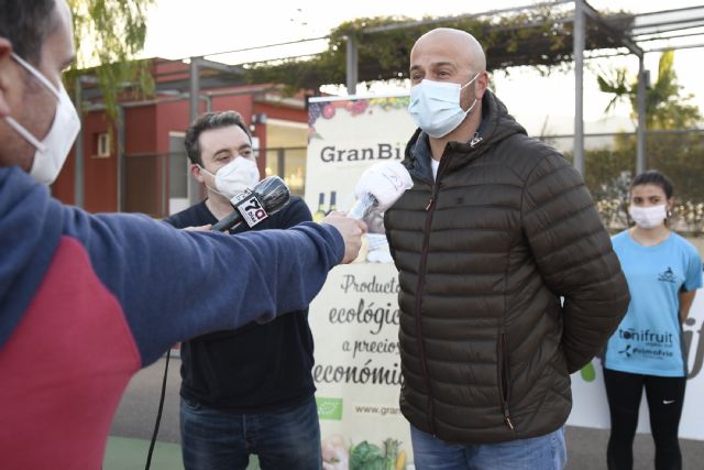Toñifruit renueva su apoyo al Club Atletismo Alhama, Foto 1