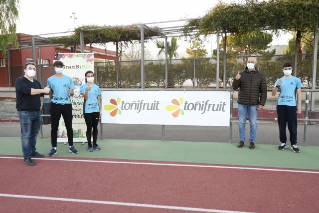 Toñifruit renueva su apoyo al Club Atletismo Alhama, Foto 3