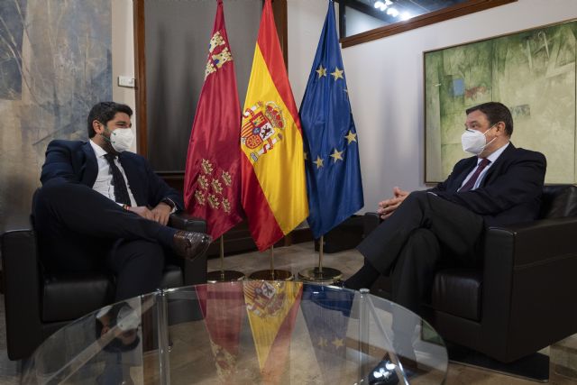 López Miras reclama que el peso específico de la agricultura de la Región de Murcia sea tenido en cuenta en el reparto de fondos europeos - 2, Foto 2