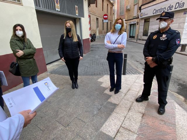 El proyecto de mediación de Jesús Abandonado mejora la convivencia social y reduce las conductas incívicas en el entorno del comedor de la fundación - 1, Foto 1