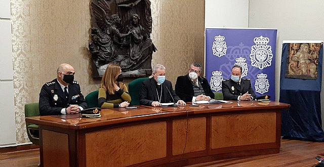 La Policía Nacional recupera la última parte de un tapiz flamenco del siglo XVII robado en la Iglesia de Santo Domingo de Castrojeriz - 1, Foto 1