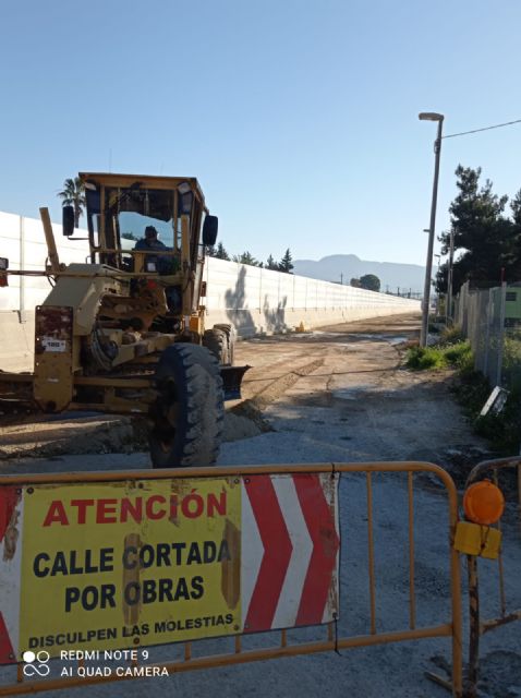 Comienzan las obras para reparar cerca de 3.000m2 en la Orilla de la Vía a su paso por el Barrio del Progreso - 2, Foto 2