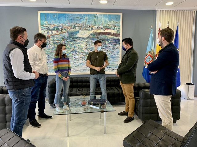 El alcalde José Miguel Luengo recibe al piloto Nacho Armillas, campeón del mundo en Ski Division GP1 - 1, Foto 1