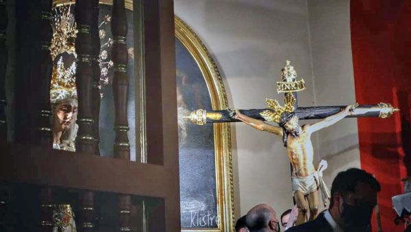 De forma excepcional los titulares de Vera-cruz de Alcalá del Río celebran los cultos anuales en la Parroquia del Municipio - 1, Foto 1