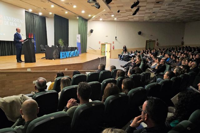 400 docentes se forman para participar en el plan 'SupéraTE', que contempla refuerzo en lengua y matemáticas para Primaria, Secundaria y FP Básica - 2, Foto 2